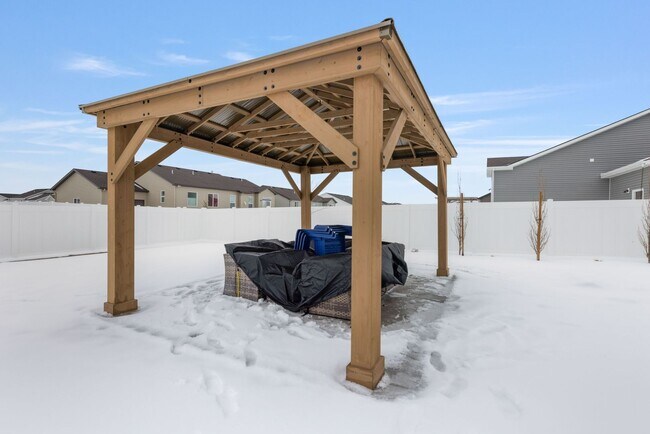 Building Photo - 3 Bed 2 Full Bath home