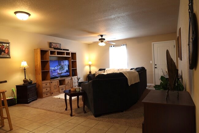 Building Photo - 131 Edna St