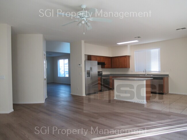 Building Photo - 3123 W Pleasant Ln