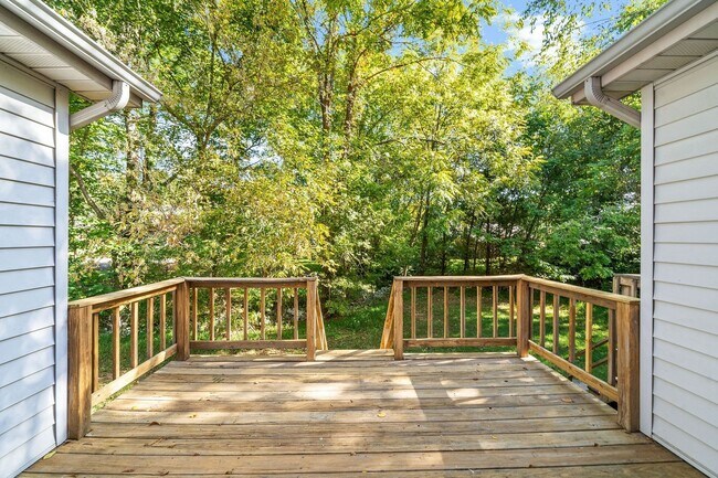 Building Photo - 405 Cook Dr