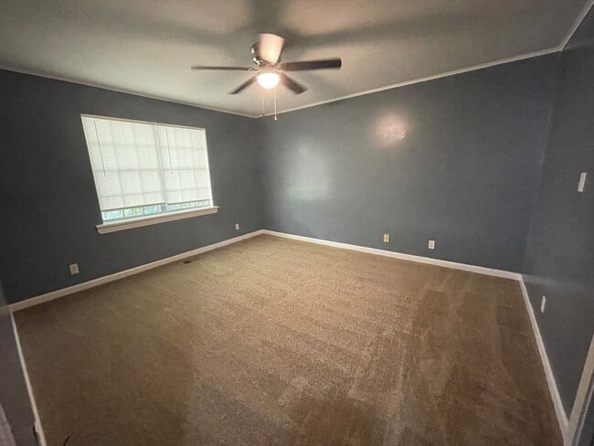 Building Photo - 3 Bedroom 2 Bath Home in Clinton