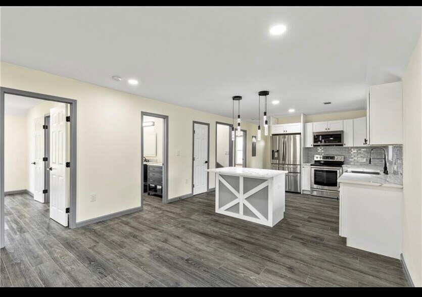 Building Photo - 4878 Youngs Mill Rd