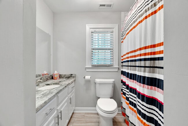 Building Photo - 717 Hempstead Ct