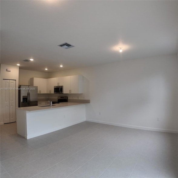 Building Photo - 35761 SW 178th Ct