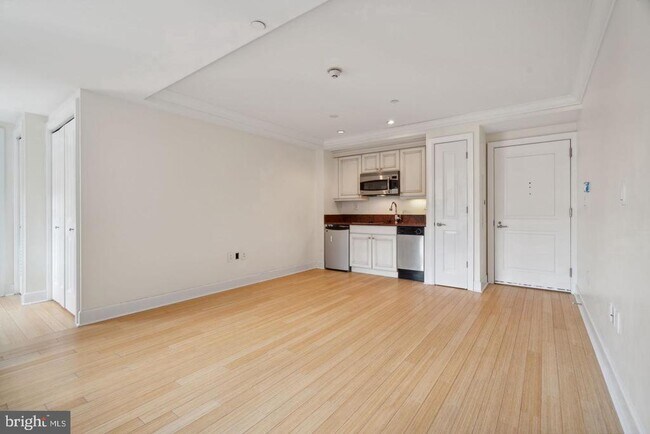 Building Photo - 1701 Locust St