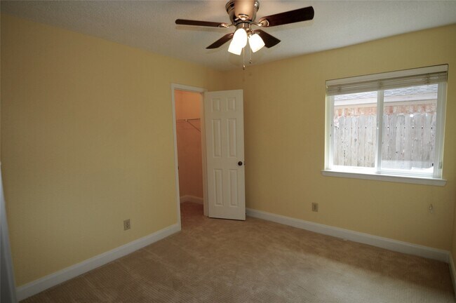 Building Photo - 1903 Brushy Creek Dr