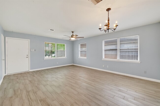 Building Photo - 3428 Bradford St