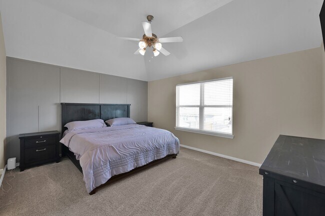 Building Photo - 11323 Creekway Bend Dr