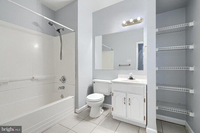 Building Photo - 1650 S Charles St