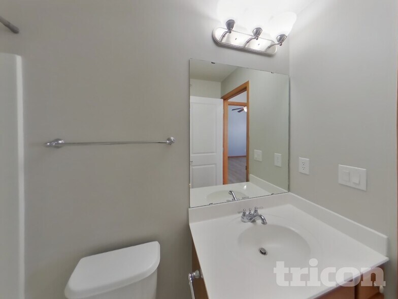 Building Photo - 1627 Fox Hunt Way