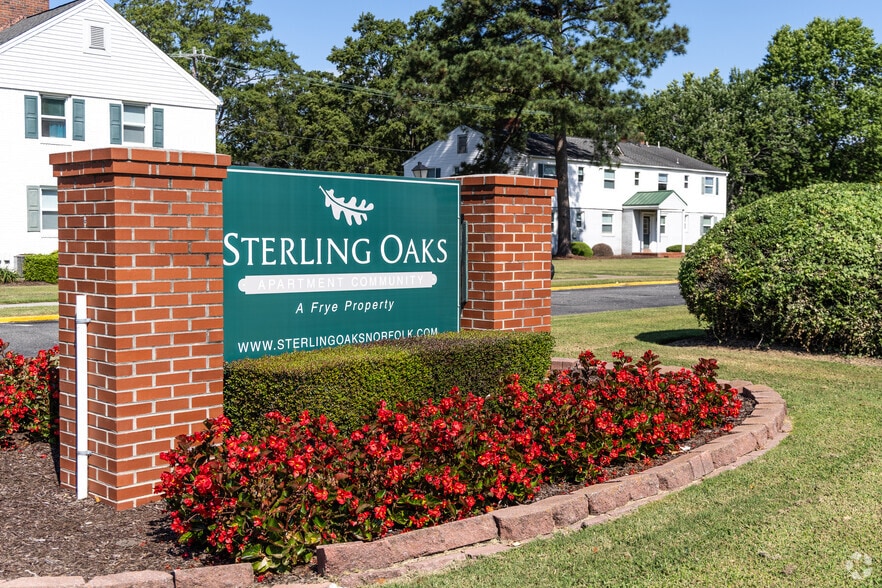 Building Photo - Sterling Oaks Apartments
