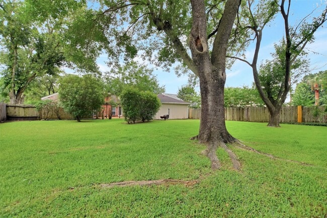 Building Photo - 15326 Glamorgan Dr