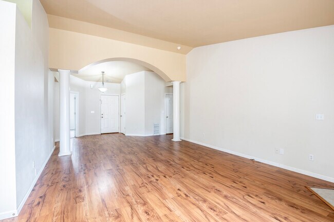 Building Photo - 14950 Prairie Vista Loop SE
