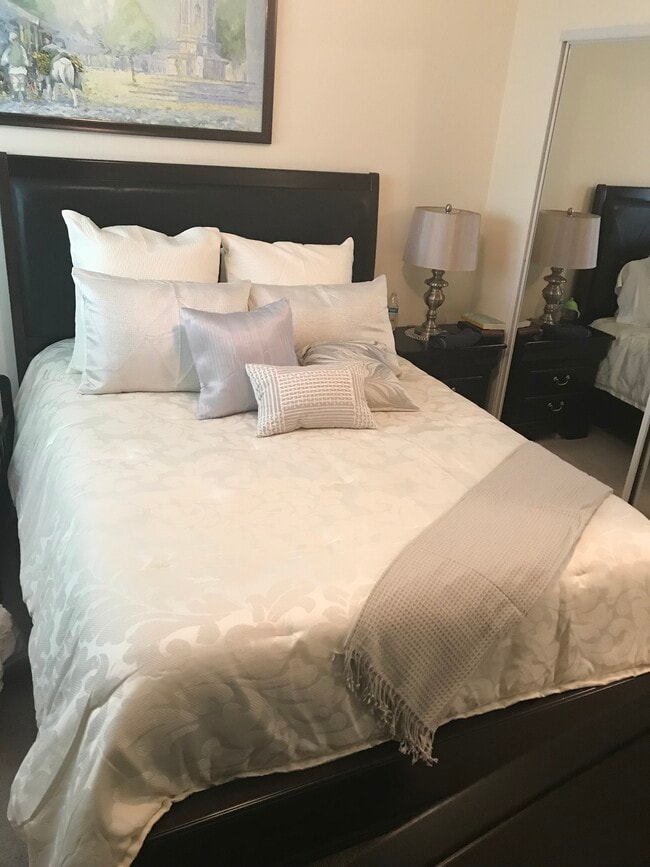 Building Photo - 5003 E Ocean Blvd