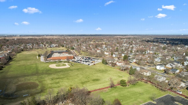 Building Photo - 2735 Springdale Cir