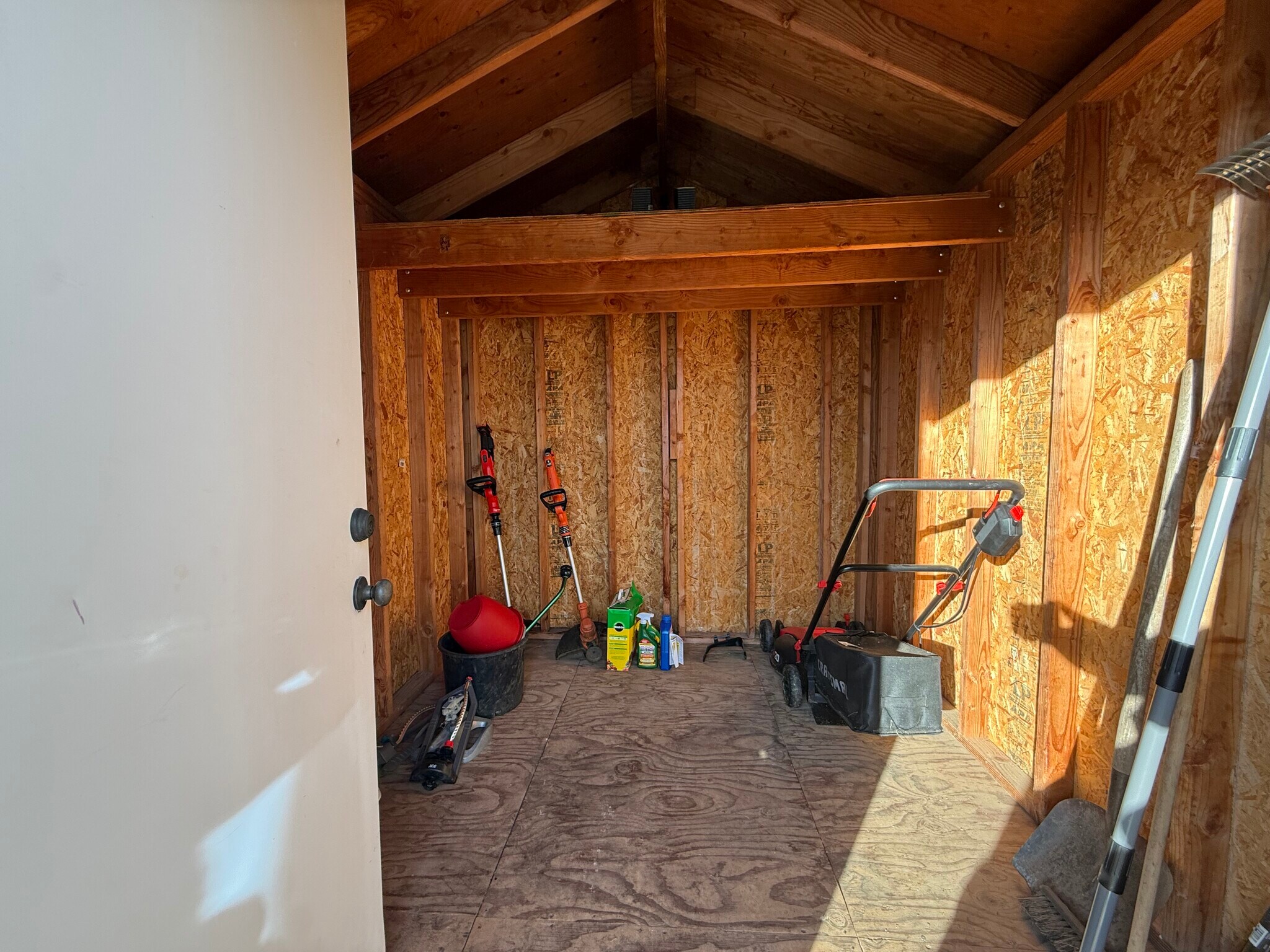 Building Photo - 571 SE Mountain View Rd