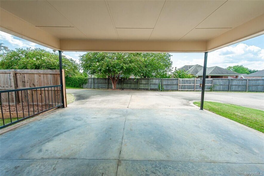 Building Photo - 1230 Stafford Dr