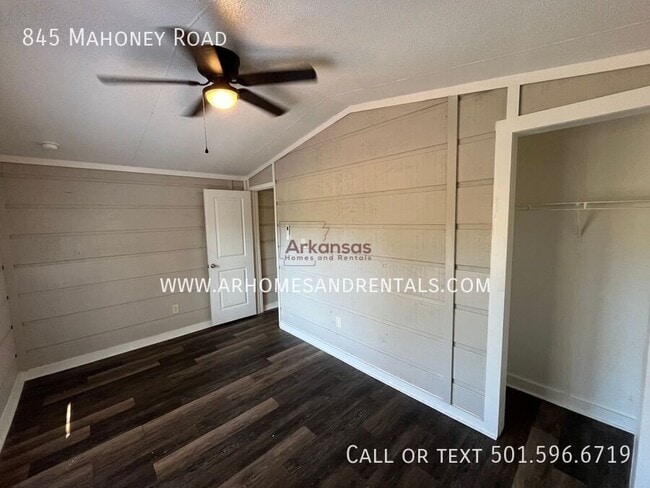 Building Photo - 845 Mahoney Rd