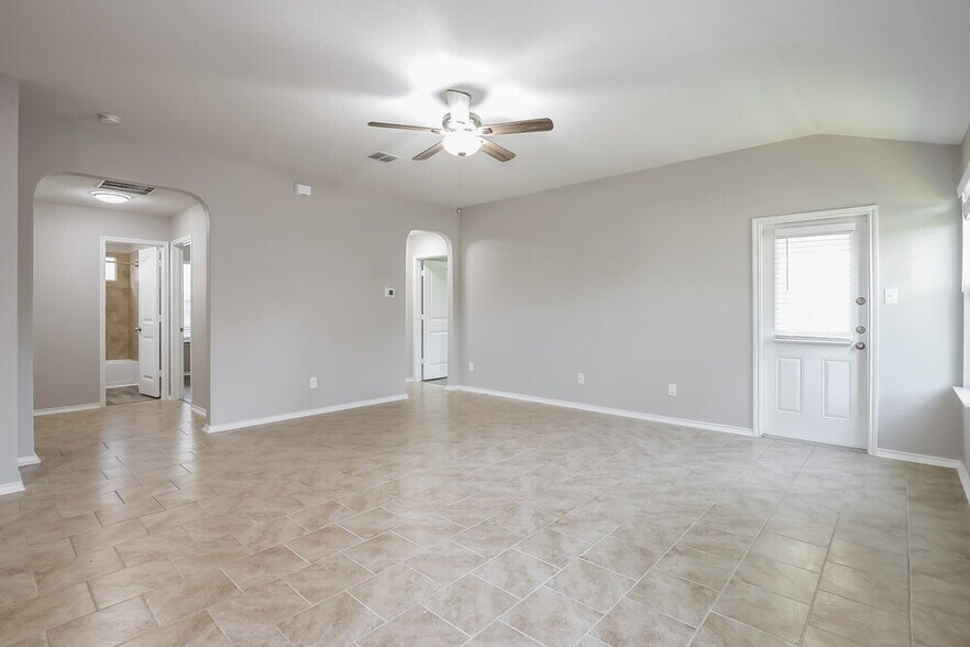 Building Photo - 1711 Emerald Edge