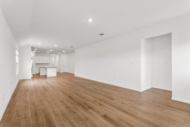 Building Photo - 461 Alamito Ave