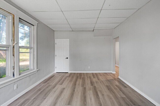 Building Photo - 1541 Carroll Ave