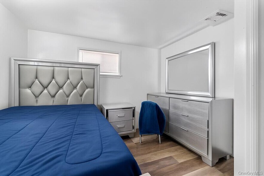 Building Photo - 22 Hudson Pl