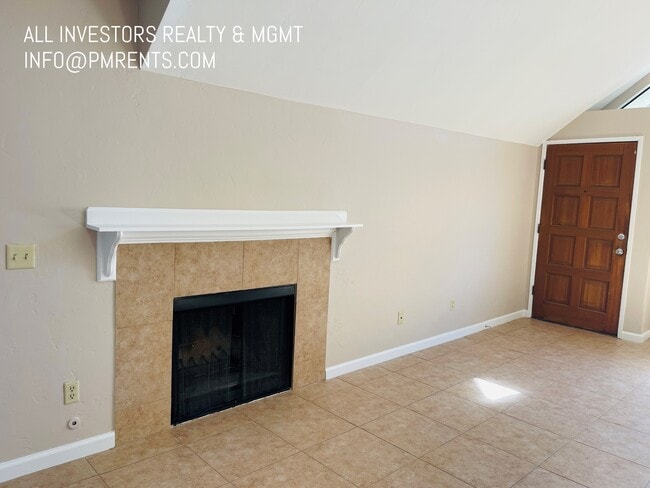 Building Photo - 313 N Melrose Dr