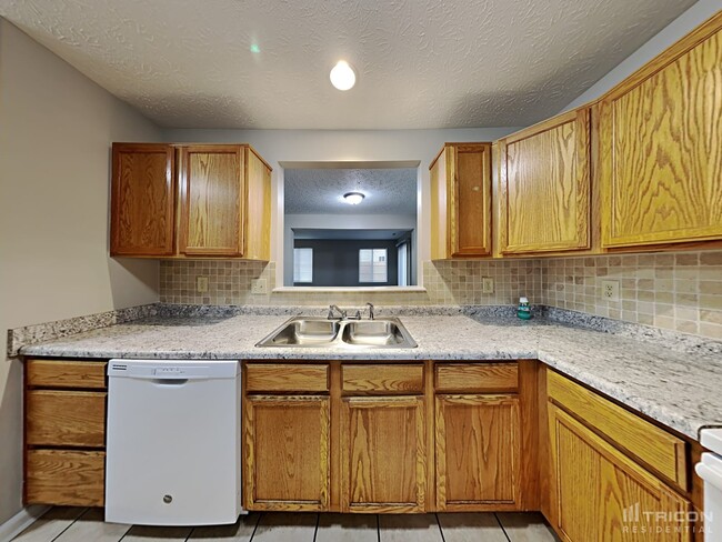 Building Photo - 557 Cembra Dr