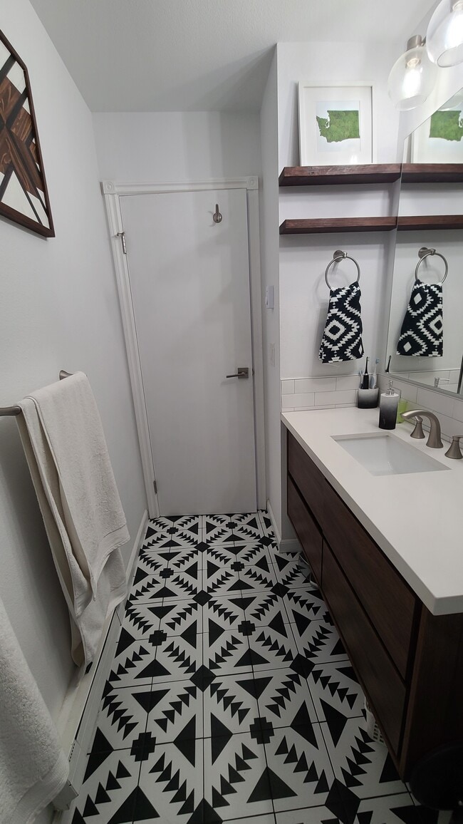 Building Photo - 17430 Ambaum Blvd S