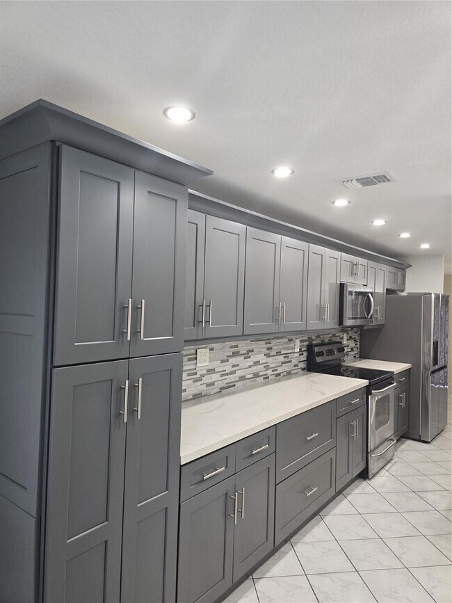 Primary Photo - 8236 9th Ct