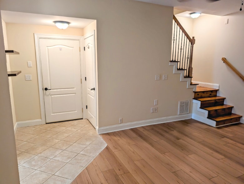 Building Photo - 3062 Quail Ct