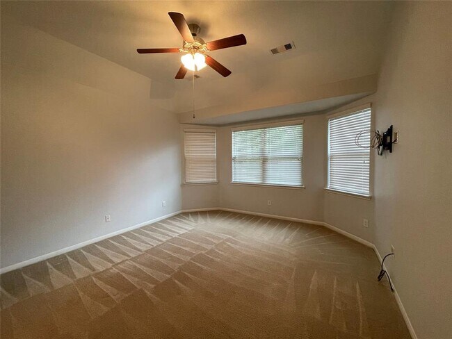 Building Photo - 127 Clearmont Pl