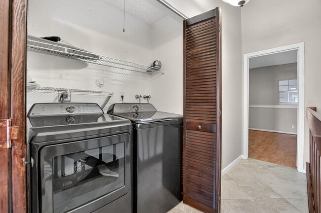 Building Photo - 243 NW 45th Ave