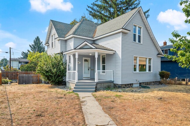 Primary Photo - Charming 3 Bed 2 Bath Emerson Garfield Rem...