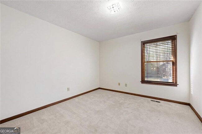 Building Photo - 4800 Grants Way NE
