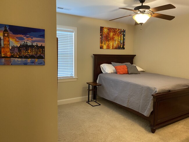 Guest bedroom 2 - 1924 Leighton Dr