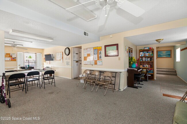 Building Photo - 190 E Olmstead Dr