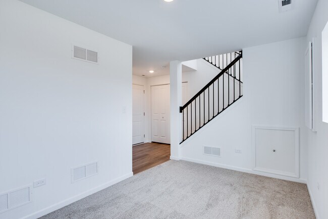 Building Photo - 25750 W Yorkshire Dr