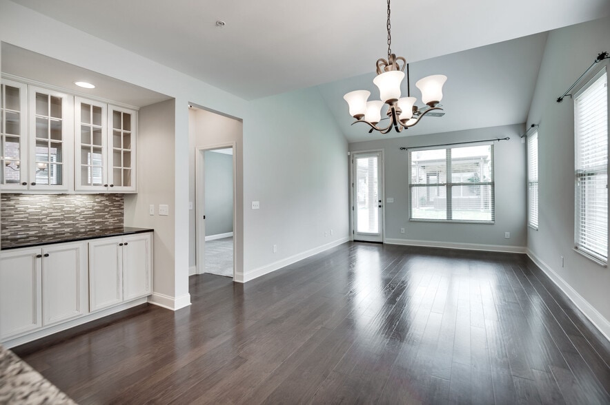 Building Photo - 141 Ambassador Private Cir