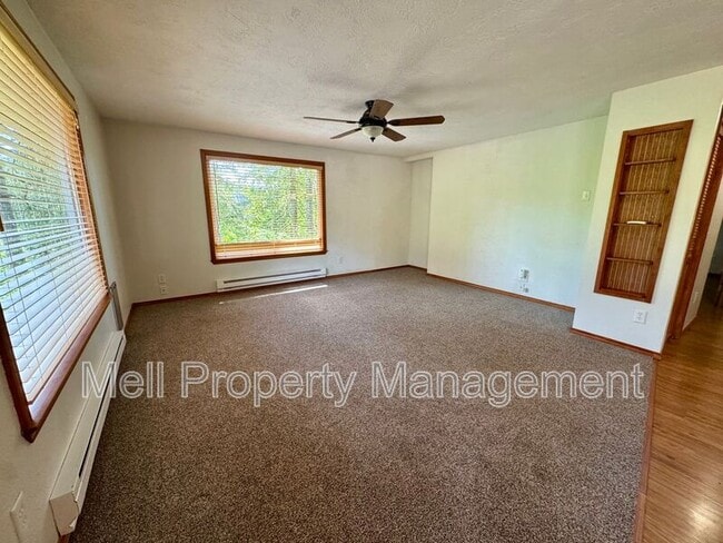 Building Photo - 231 Dogleg Pl