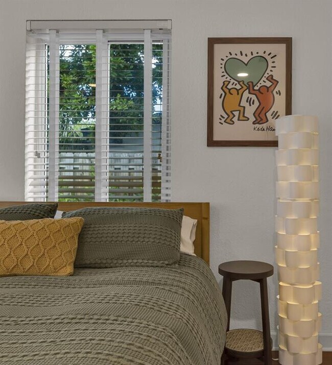 Building Photo - 2611 NE 20th St