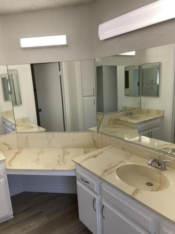 Building Photo - 6386 Lincoln Ave