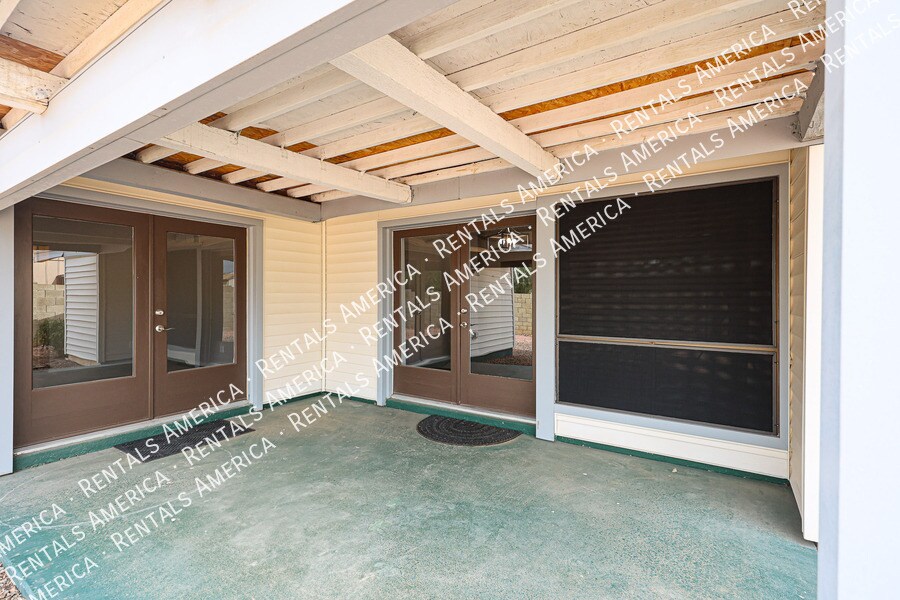 Building Photo - 1716 E Redfield Rd