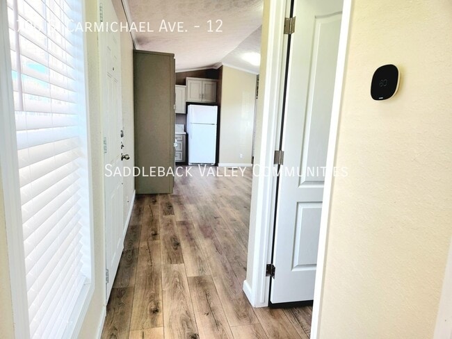 Building Photo - 700 S Carmichael Ave