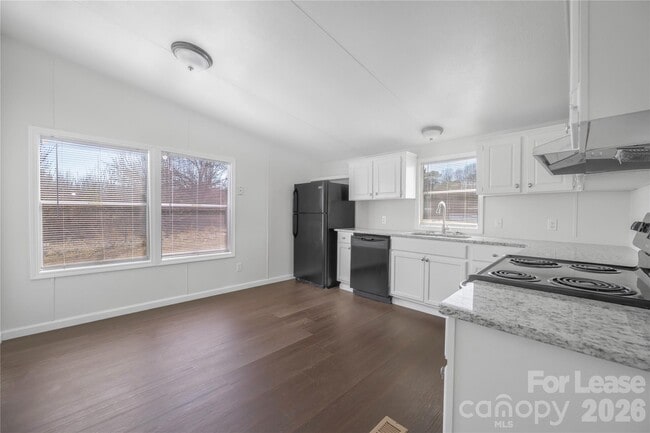 Building Photo - 1144 Eulalia Ln