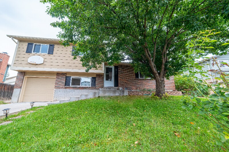 Building Photo - 5831 W 110th Pl