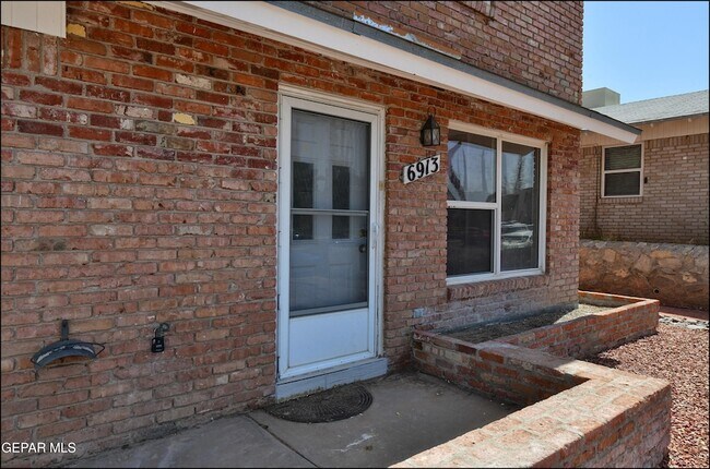 Building Photo - 6913 Pamlico Dr