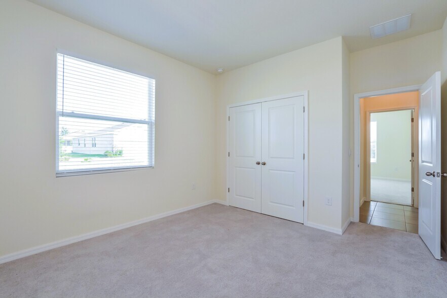 Building Photo - 5815 SW 82nd Ln.