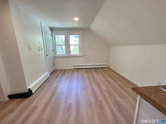 Building Photo - 89-91-91 Newbury St