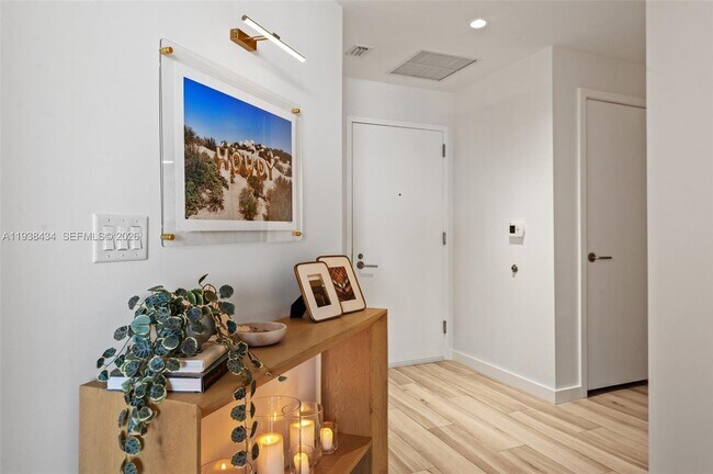 Building Photo - 851 NE 1st Ave